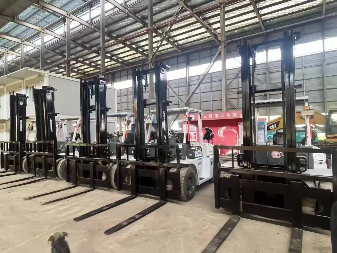 TCM 10 ton Diesel Forklift FD100 with Fork Positioner - Carrello elevatore diesel: foto 2 TCM 10 ton Diesel Forklift FD100 with Fork Positioner - Carrello elevatore diesel: foto 2