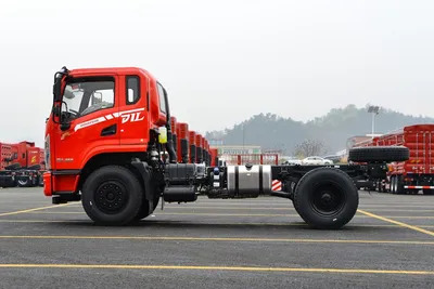200HP Tractor Truck 4X2 Dongfeng Truck Head for Tipper - Trattore stradale: foto 1 200HP Tractor Truck 4X2 Dongfeng Truck Head for Tipper - Trattore stradale: foto 1
