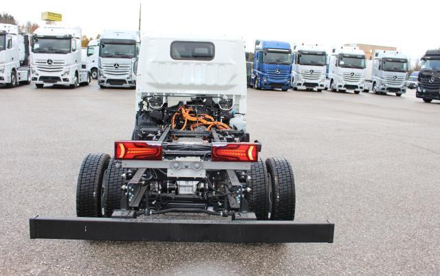 FUSO Canter 4S15E - Autocarro telaio: foto 3 FUSO Canter 4S15E - Autocarro telaio: foto 3