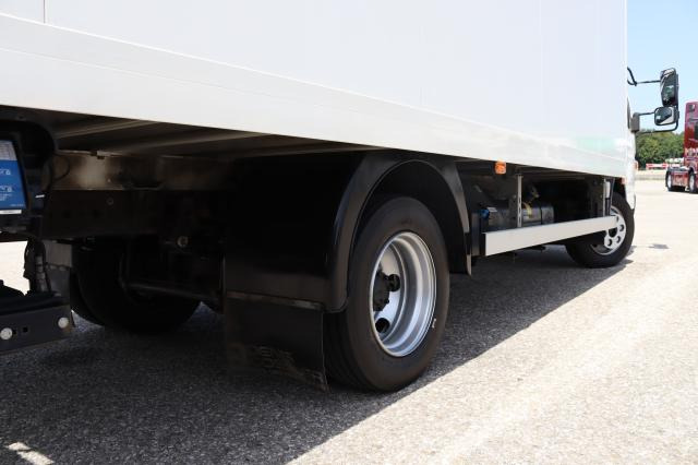 FUSO Canter 7C18 AMT - Furgone box: foto 4 FUSO Canter 7C18 AMT - Furgone box: foto 4