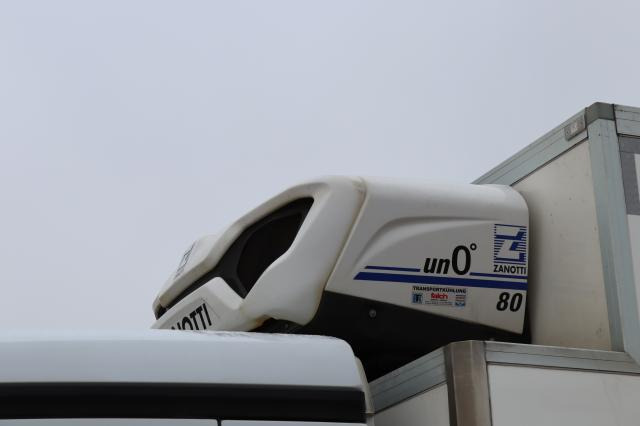 Mercedes-Benz Antos 1832 L - Autocarro frigorifero: foto 5 Mercedes-Benz Antos 1832 L - Autocarro frigorifero: foto 5