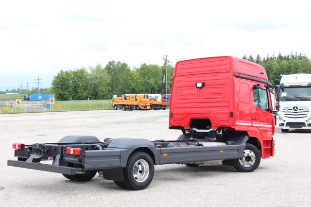Mercedes-Benz Atego 1223 L nR - Autocarro telaio: foto 4 Mercedes-Benz Atego 1223 L nR - Autocarro telaio: foto 4