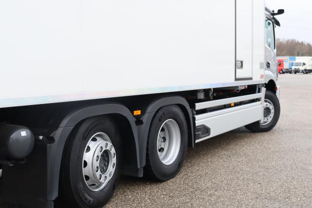 Mercedes-Benz eActros 300 L - Autocarro frigorifero: foto 5 Mercedes-Benz eActros 300 L - Autocarro frigorifero: foto 5