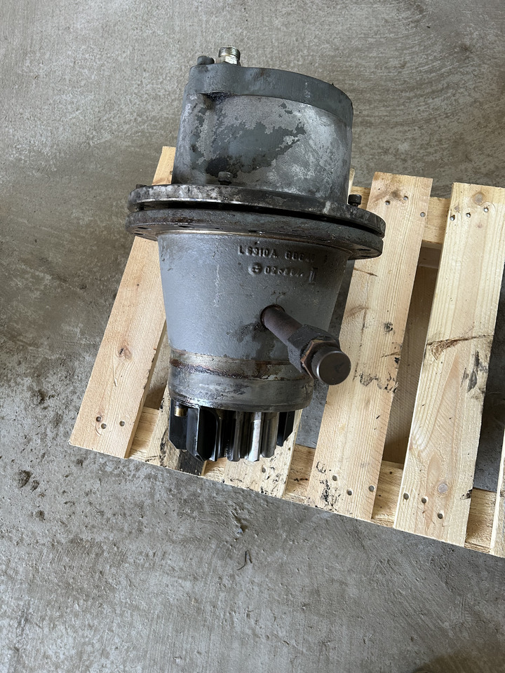 LIEBHERR SAT 225/228 - Riduttore di rotazione per Miniescavatore: foto 1 LIEBHERR SAT 225/228 - Riduttore di rotazione per Miniescavatore: foto 1