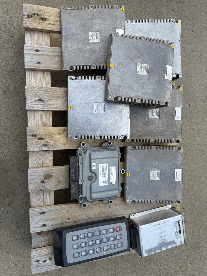 Liebherr R926 - ECU per Escavatore cingolato: foto 1 Liebherr R926 - ECU per Escavatore cingolato: foto 1