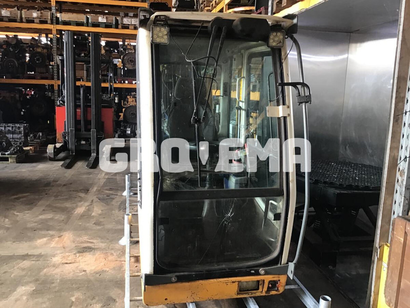 Liebherr A904C Li / A900C Li / A944C Li / A914C li / A934C Li / A924C Li / R900C Li / R944C Li / R904C / R914C / R924 C / R954C / A954C L - Cabina e interni: foto 3 Liebherr A904C Li / A900C Li / A944C Li / A914C li / A934C Li / A924C Li / R900C Li / R944C Li / R904C / R914C / R924 C / R954C / A954C L - Cabina e interni: foto 3