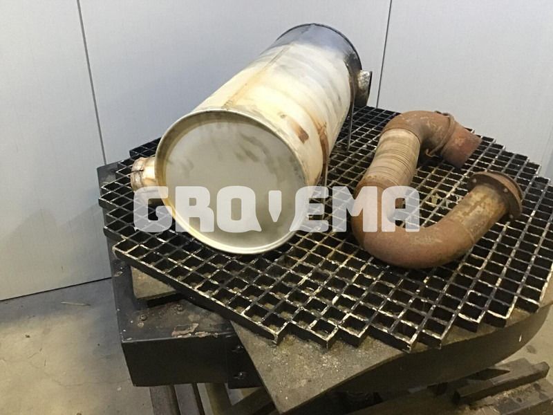 Liebherr A924C Li / R906 WLC / R906 C /R906 LC - Marmitta: foto 3 Liebherr A924C Li / R906 WLC / R906 C /R906 LC - Marmitta: foto 3