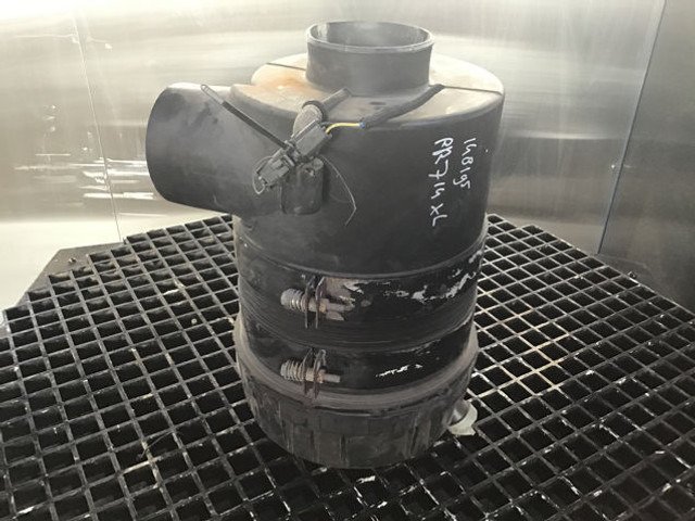 Liebherr Air Filter - Sistema di aspirazione aria: foto 1 Liebherr Air Filter - Sistema di aspirazione aria: foto 1