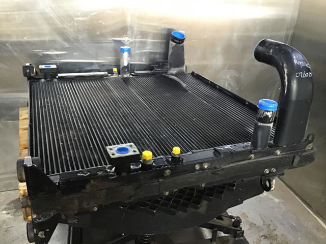 Liebherr Combined Radiator - Radiatore: foto 1 Liebherr Combined Radiator - Radiatore: foto 1