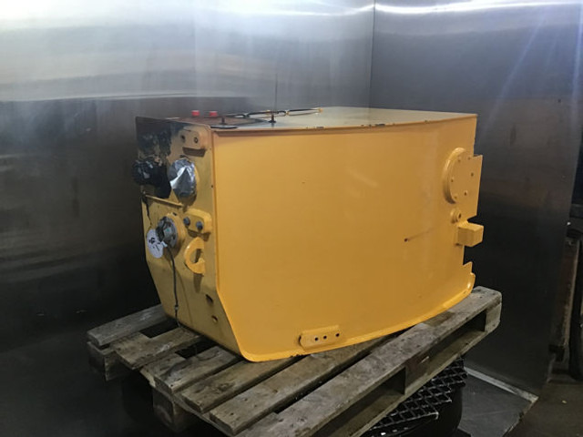 Liebherr Fuel Tank - Serbatoio carburante: foto 5 Liebherr Fuel Tank - Serbatoio carburante: foto 5