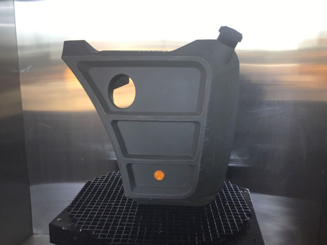 Liebherr Fuel Tank - Serbatoio carburante: foto 1 Liebherr Fuel Tank - Serbatoio carburante: foto 1