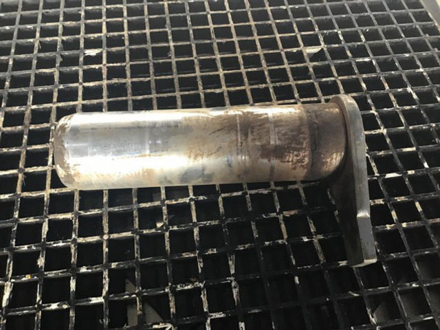 Motore e ricambi Liebherr Pin 100x380x330: foto 10