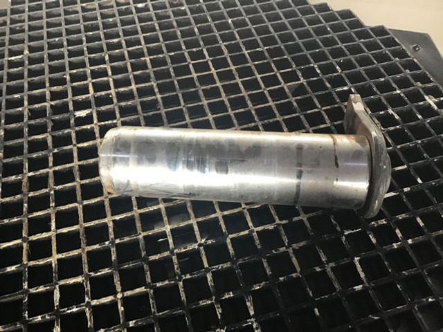 Liebherr Pin 100x380x330 - Motore e ricambi: foto 2 Liebherr Pin 100x380x330 - Motore e ricambi: foto 2