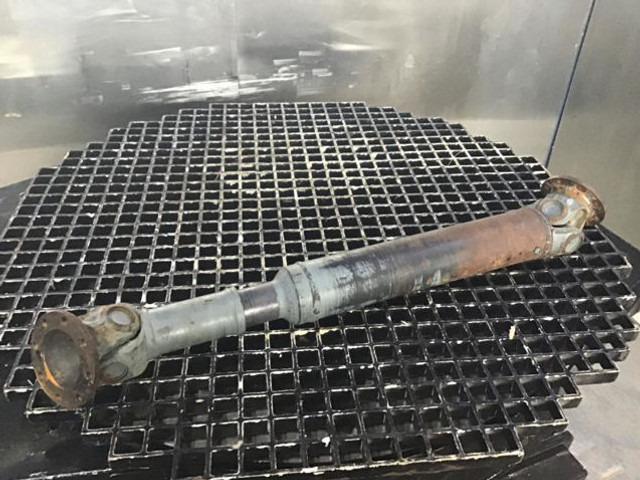 Liebherr Propellor Shaft - Semiasse: foto 1 Liebherr Propellor Shaft - Semiasse: foto 1