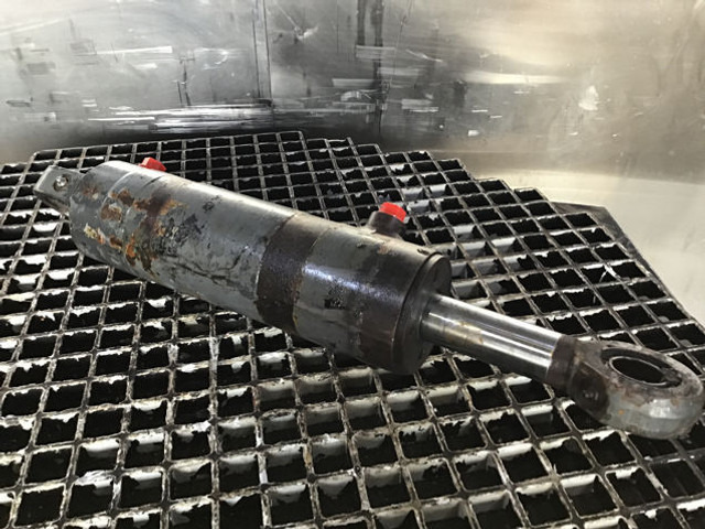 Cilindro idraulico Liebherr Steering Cylinder: foto 7 Cilindro idraulico Liebherr Steering Cylinder: foto 7