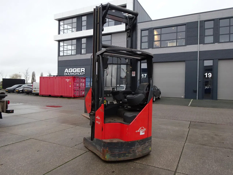 Linde R16X / 1600 kg / Reachtruck / Only for parts! - Carrello retrattile: foto 4 Linde R16X / 1600 kg / Reachtruck / Only for parts! - Carrello retrattile: foto 4