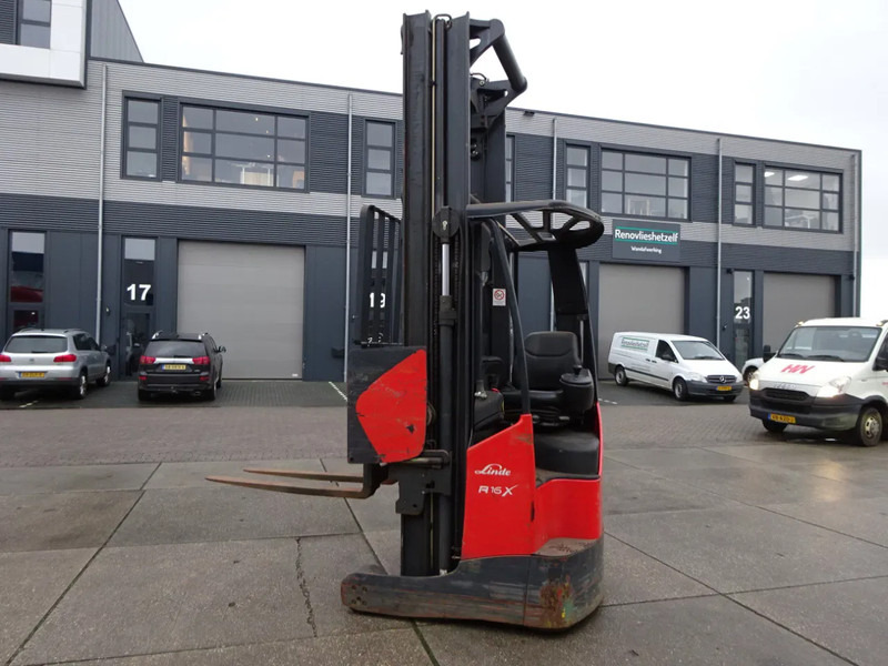 Linde R16X / 1600 kg / Reachtruck / Only for parts! - Carrello retrattile: foto 5 Linde R16X / 1600 kg / Reachtruck / Only for parts! - Carrello retrattile: foto 5