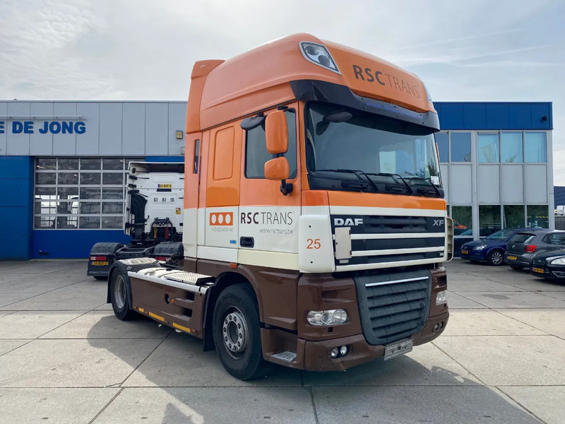 DAF XF 105.460 / 2x Tank / Euro 5 / ADR / Full Spoilers - Trattore stradale: foto 3 DAF XF 105.460 / 2x Tank / Euro 5 / ADR / Full Spoilers - Trattore stradale: foto 3