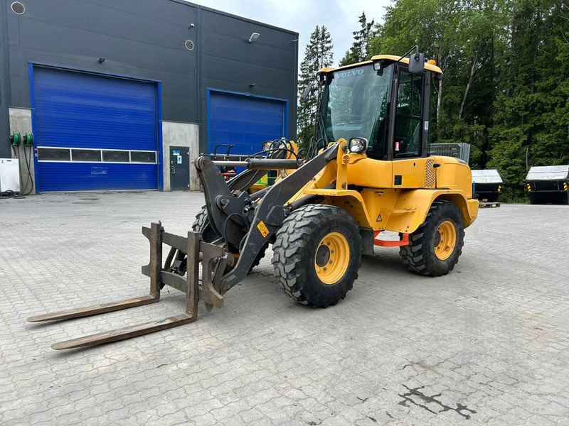 Volvo L 30 G - Pala gommata: foto 1 Volvo L 30 G - Pala gommata: foto 1