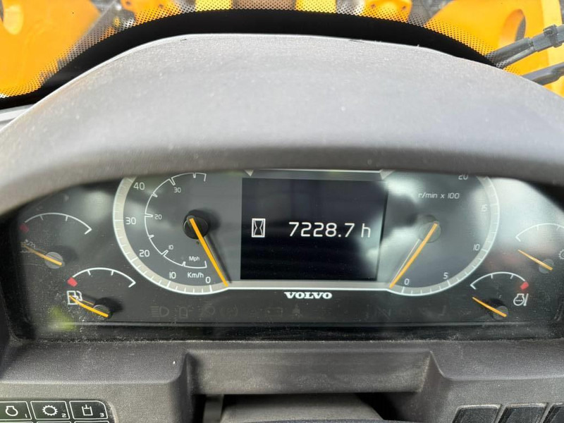 Leasing di Volvo L 350 H Volvo L 350 H: foto 7 Leasing di Volvo L 350 H Volvo L 350 H: foto 7