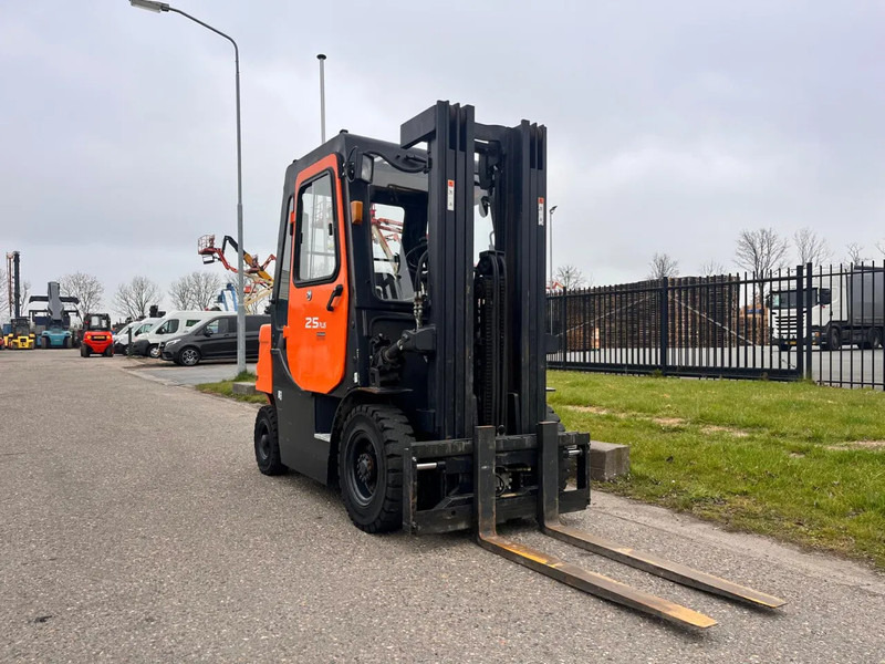 Doosan D25G PLUS - Carrello elevatore: foto 3 Doosan D25G PLUS - Carrello elevatore: foto 3