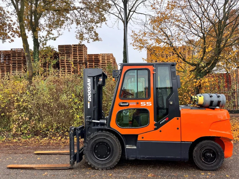 Doosan G55C-5 1593 HOURS - Carrello elevatore a gas: foto 2 Doosan G55C-5 1593 HOURS - Carrello elevatore a gas: foto 2