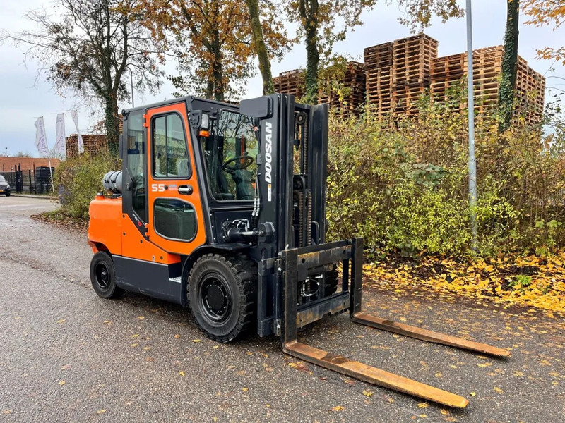 Doosan G55C-5 1593 HOURS - Carrello elevatore a gas: foto 3 Doosan G55C-5 1593 HOURS - Carrello elevatore a gas: foto 3