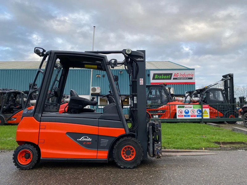 Linde E30L-01 - Carrello elevatore elettrico: foto 1 Linde E30L-01 - Carrello elevatore elettrico: foto 1