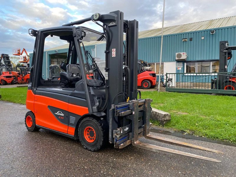 Linde E30L-01 - Carrello elevatore elettrico: foto 3 Linde E30L-01 - Carrello elevatore elettrico: foto 3