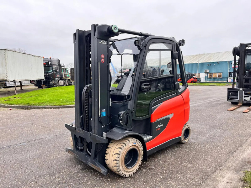 Linde E35HL-01 - Carrello elevatore elettrico: foto 4 Linde E35HL-01 - Carrello elevatore elettrico: foto 4