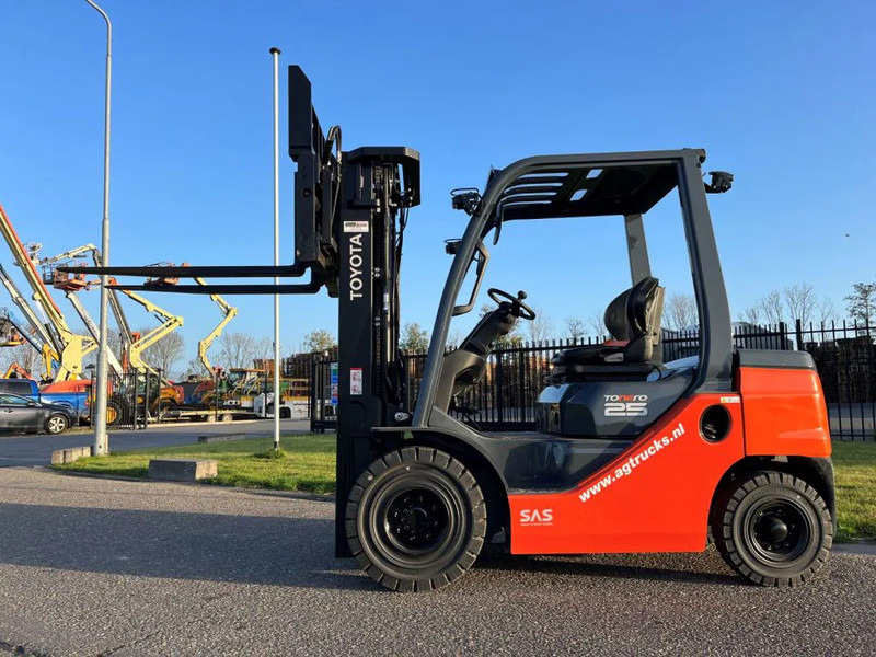 Toyota 52-8FDF25 - Carrello elevatore diesel: foto 5 Toyota 52-8FDF25 - Carrello elevatore diesel: foto 5