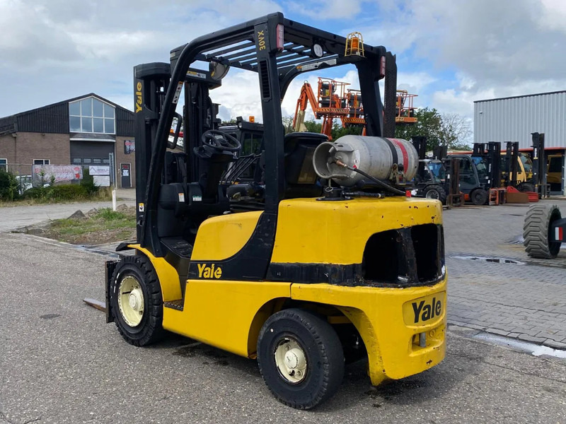Yale GLP30VXE195 - Carrello elevatore a gas: foto 4 Yale GLP30VXE195 - Carrello elevatore a gas: foto 4