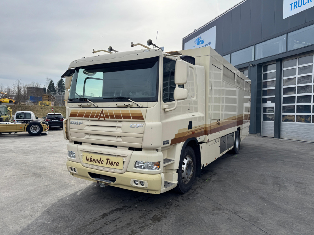 DAF CF410 4x2 - Autocarro trasporto bestiame: foto 1 DAF CF410 4x2 - Autocarro trasporto bestiame: foto 1