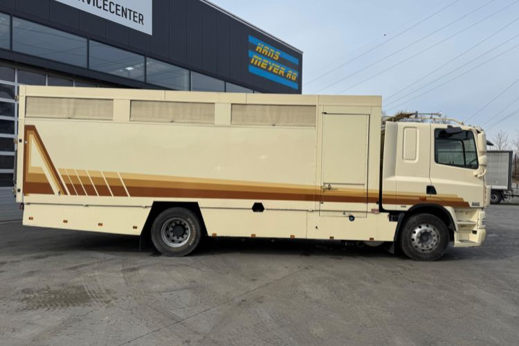 DAF CF410 4x2 - Van trasporto cavalli: foto 4 DAF CF410 4x2 - Van trasporto cavalli: foto 4