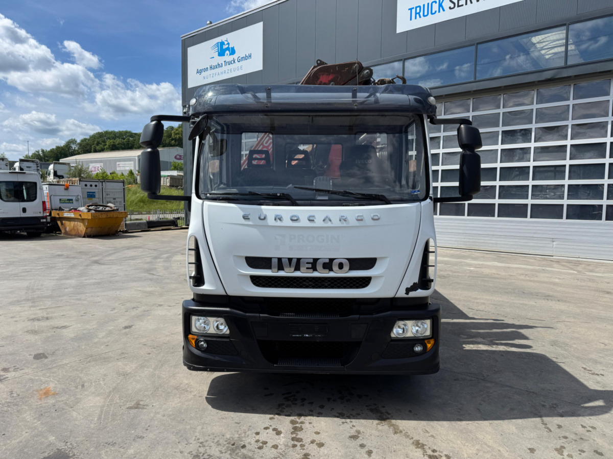 IVECO Eurocargo 160E28 Fassi 135-4 - Camion con gru: foto 2 IVECO Eurocargo 160E28 Fassi 135-4 - Camion con gru: foto 2