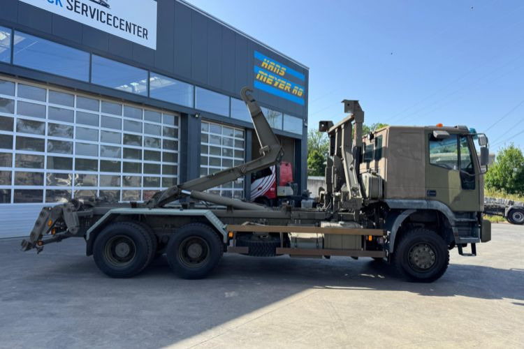 Iveco 260E44W 6x6 Hiab 26T - Autocarro scarrabile: foto 4 Iveco 260E44W 6x6 Hiab 26T - Autocarro scarrabile: foto 4