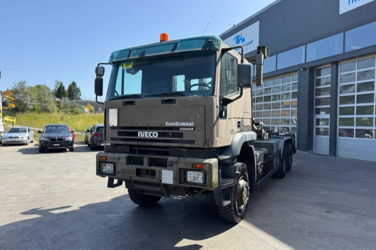 Iveco 260E44W 6x6 Hiab 26T - Autocarro scarrabile: foto 1 Iveco 260E44W 6x6 Hiab 26T - Autocarro scarrabile: foto 1