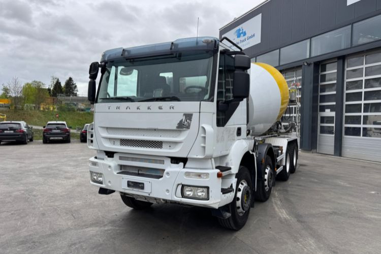 Iveco Trakker 450 8x4 (Liebherr 9m3 2018) - Autobetoniera: foto 1 Iveco Trakker 450 8x4 (Liebherr 9m3 2018) - Autobetoniera: foto 1