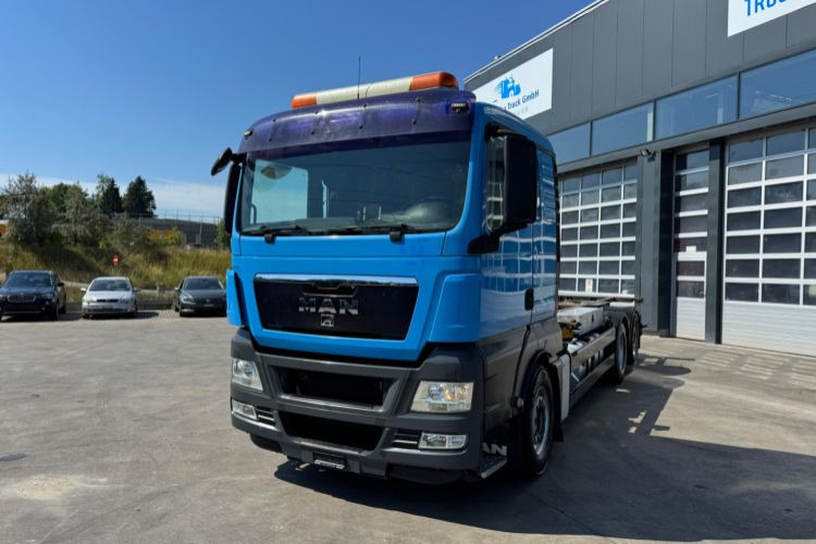 MAN TGX 26.480 6x2 Kompressor - Autocarro portacontainer/ Caisse interchangeable: foto 1 MAN TGX 26.480 6x2 Kompressor - Autocarro portacontainer/ Caisse interchangeable: foto 1