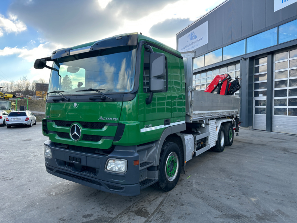 MERCEDES 2551 V8 6x2 Fassi 185-5 Bj.2020 - Autocarro ribaltabile, Camion con gru: foto 1 MERCEDES 2551 V8 6x2 Fassi 185-5 Bj.2020 - Autocarro ribaltabile, Camion con gru: foto 1