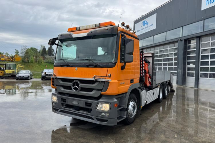 Mercedes-Benz Actros 2548 Atlas 290 Baumaschinentaxi - Camion con gru: foto 1 Mercedes-Benz Actros 2548 Atlas 290 Baumaschinentaxi - Camion con gru: foto 1