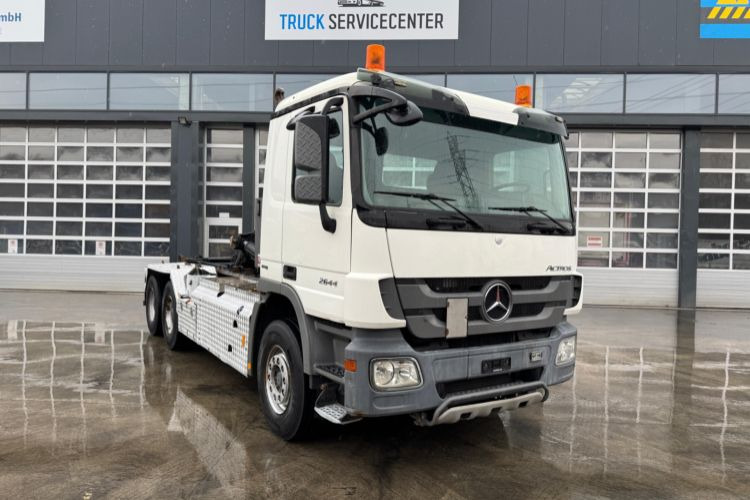 Mercedes-Benz Actros 2644 6x4 Hiab - Autocarro scarrabile: foto 2 Mercedes-Benz Actros 2644 6x4 Hiab - Autocarro scarrabile: foto 2
