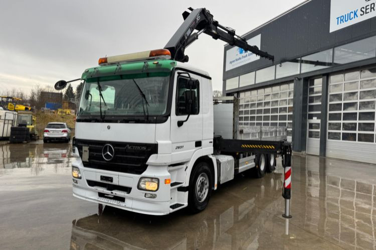 Mercedes-Benz Actros 2651 V8 Hiab 288-5 - Camion con gru, Autocarro con pianale/ Cassone fisso: foto 2 Mercedes-Benz Actros 2651 V8 Hiab 288-5 - Camion con gru, Autocarro con pianale/ Cassone fisso: foto 2