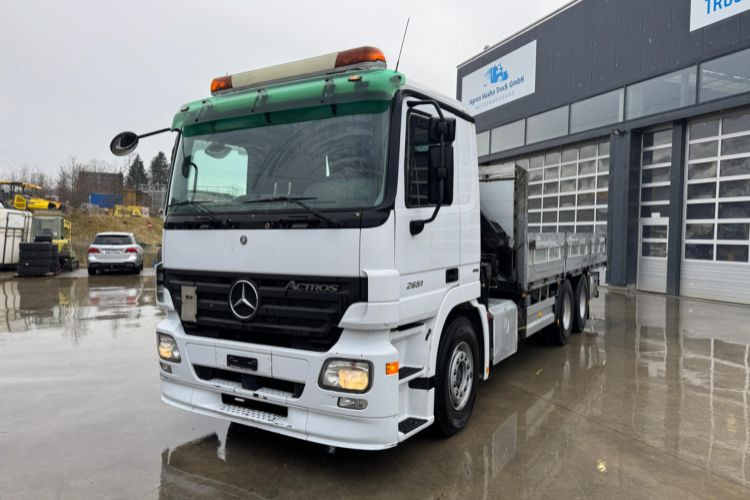Mercedes-Benz Actros 2651 V8 Hiab 288-5 - Camion con gru, Autocarro con pianale/ Cassone fisso: foto 3 Mercedes-Benz Actros 2651 V8 Hiab 288-5 - Camion con gru, Autocarro con pianale/ Cassone fisso: foto 3