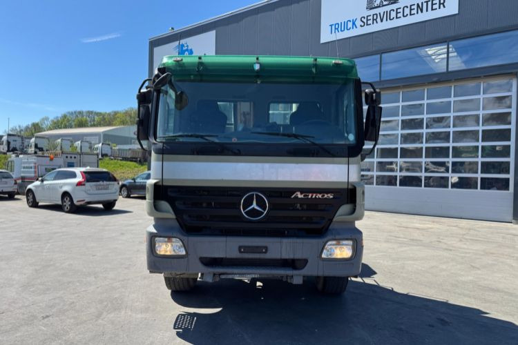 Mercedes-Benz Actros 3244 8x4 Hiab 26T AHK - Autocarro scarrabile: foto 4 Mercedes-Benz Actros 3244 8x4 Hiab 26T AHK - Autocarro scarrabile: foto 4