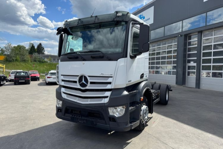 Mercedes-Benz Antos 1851 4x2 - Autocarro telaio: foto 1 Mercedes-Benz Antos 1851 4x2 - Autocarro telaio: foto 1