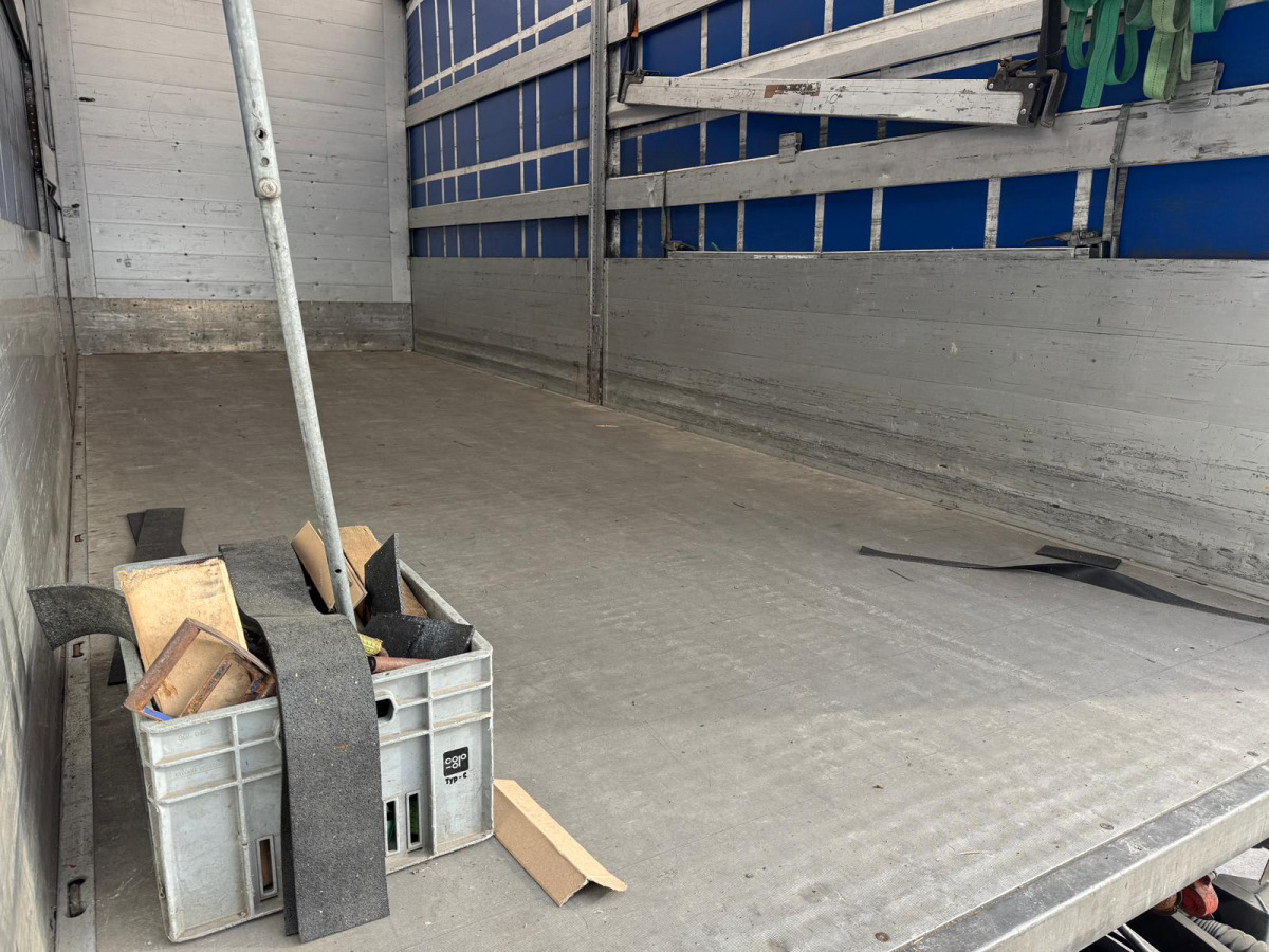 Camion centinato SCANIA G400 4x2 Mega 3 M Innenhöhe: foto 10 Camion centinato SCANIA G400 4x2 Mega 3 M Innenhöhe: foto 10