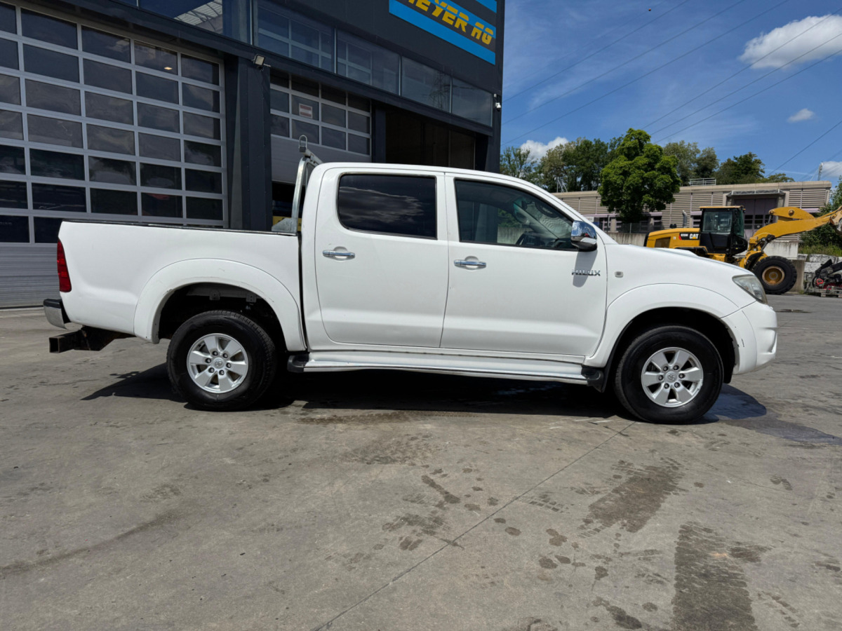 TOYOTA Hilux 3.0D 4WD - Pick-up: foto 4 TOYOTA Hilux 3.0D 4WD - Pick-up: foto 4