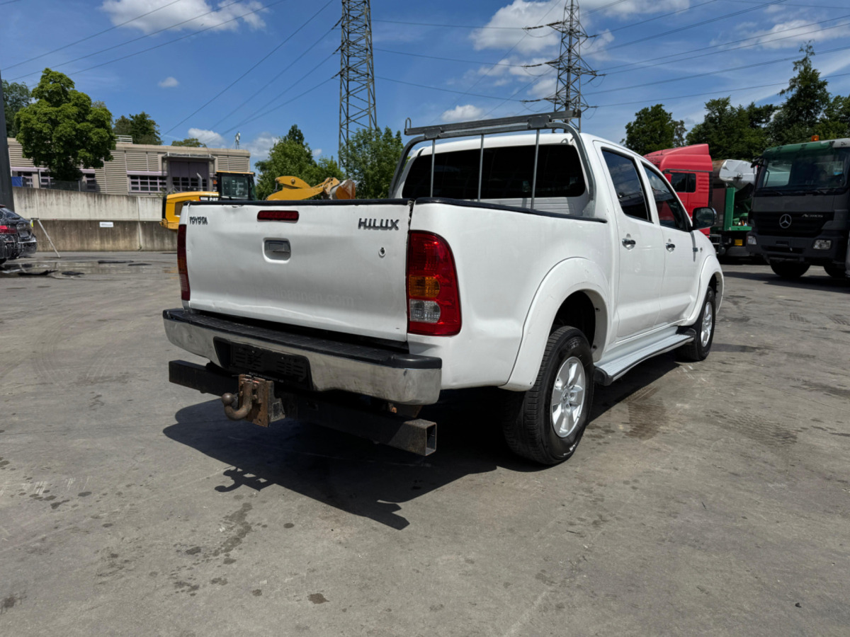 TOYOTA Hilux 3.0D 4WD - Pick-up: foto 5 TOYOTA Hilux 3.0D 4WD - Pick-up: foto 5