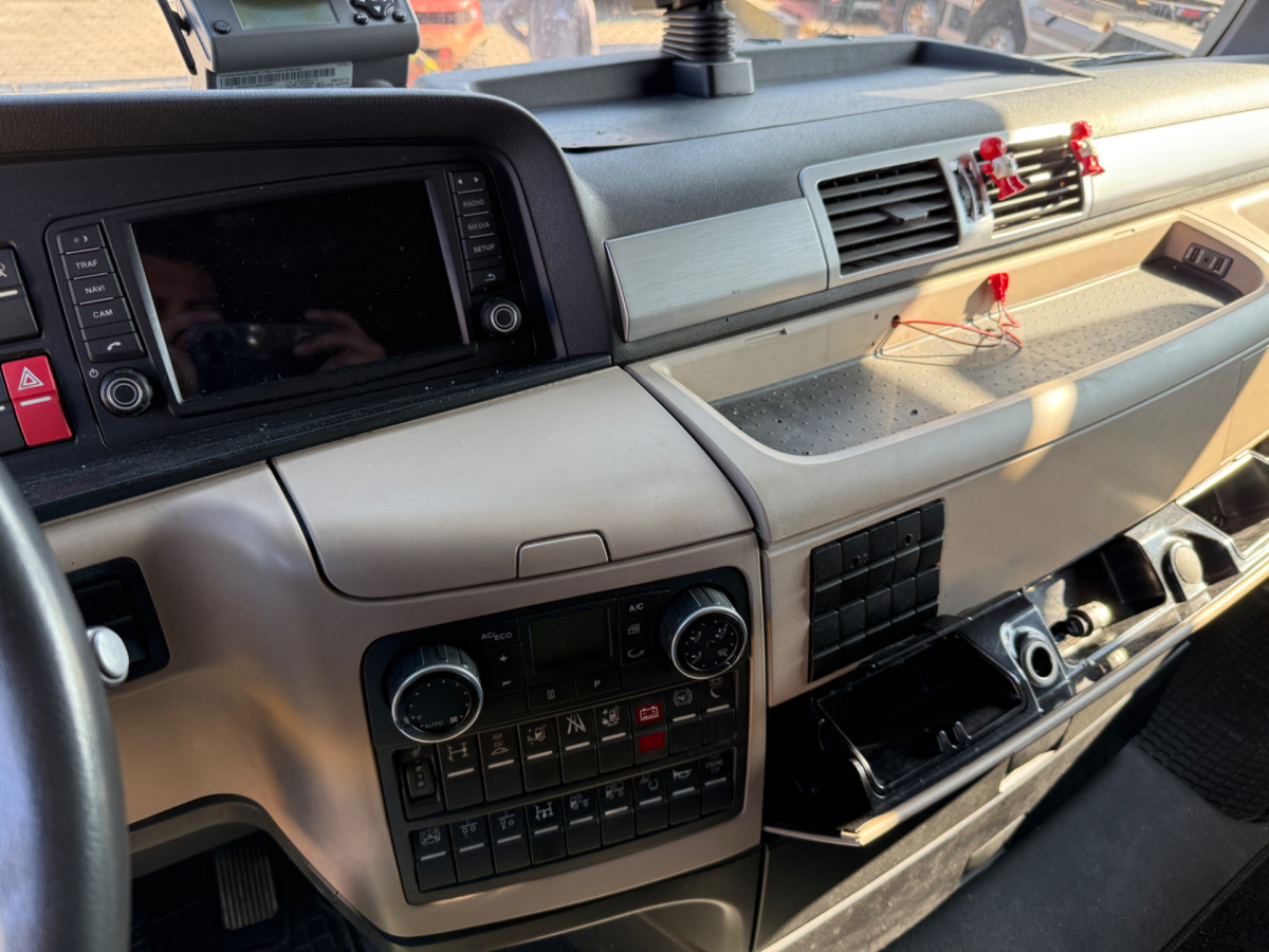 Trattore stradale MAN TGX 18.500 4x2 (Engine defect): foto 13 Trattore stradale MAN TGX 18.500 4x2 (Engine defect): foto 13